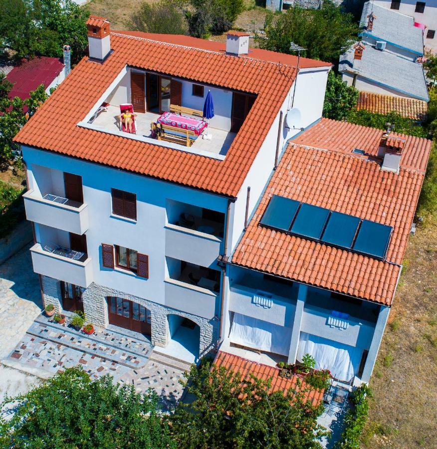 Apartments Cezar Vinkuran Exterior photo