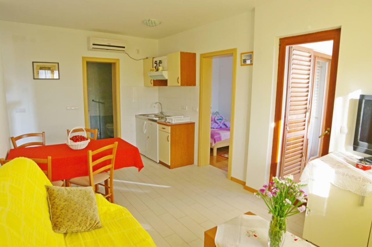 Apartments Cezar Vinkuran Exterior photo
